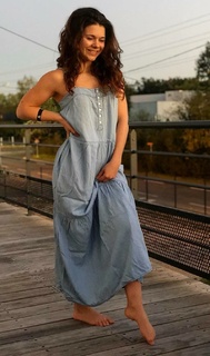 Justine Becattini feet photo thumbnail