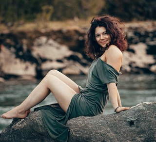 Justine Becattini feet photo thumbnail