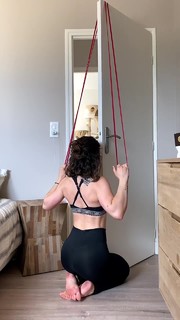 Justine Becattini feet photo thumbnail