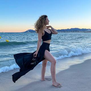 Justine Becattini feet photo thumbnail