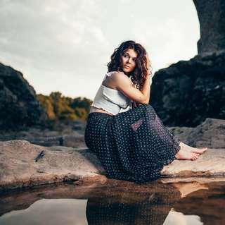 Justine Becattini feet photo thumbnail