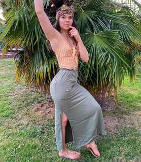 Justine Becattini feet photo thumbnail