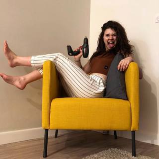 Justine Becattini feet photo thumbnail