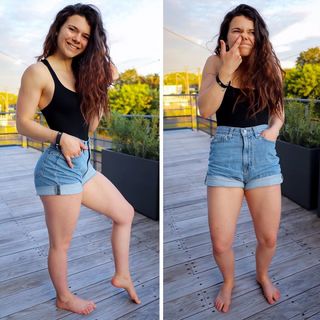 Justine Becattini feet photo thumbnail