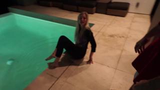 Justine Ezarik feet photo thumbnail