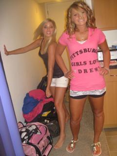 Justine Ezarik feet photo thumbnail