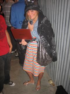 Justine Ezarik feet photo thumbnail