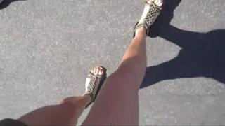 Justine Ezarik feet photo thumbnail