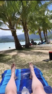 Justine Ezarik feet photo thumbnail