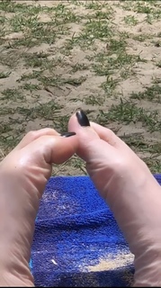 Justine Ezarik feet photo thumbnail
