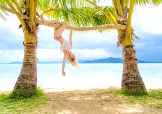 Justine Ezarik feet photo thumbnail