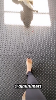 Justine Ezarik feet photo thumbnail
