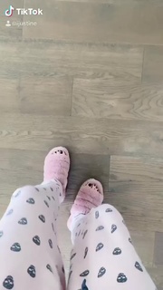 Justine Ezarik feet photo thumbnail