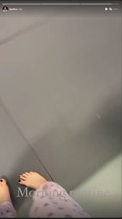 Justine Ezarik feet photo thumbnail