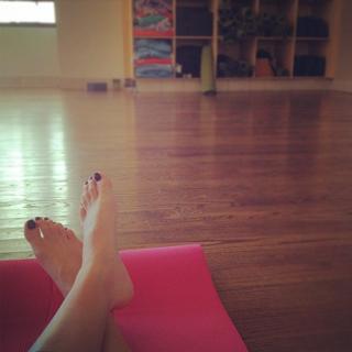 Justine Ezarik feet photo thumbnail