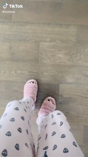 Justine Ezarik feet photo thumbnail