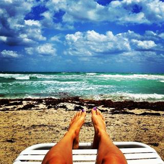 Justine Ezarik feet photo thumbnail