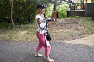 Justine Ezarik feet photo thumbnail