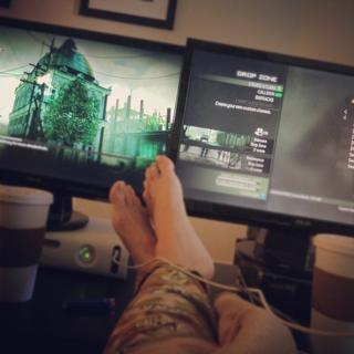 Justine Ezarik feet photo thumbnail