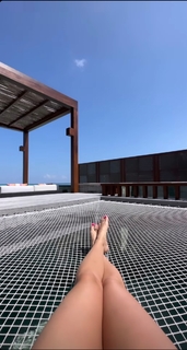 Justine Ezarik feet photo thumbnail