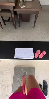 Justine Ezarik feet photo thumbnail