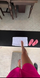 Justine Ezarik feet photo thumbnail