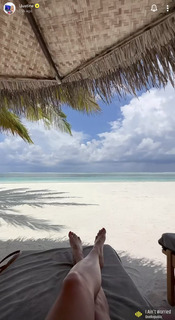 Justine Ezarik feet photo thumbnail