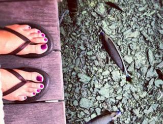 Justine Ezarik feet photo thumbnail