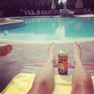 Justine Ezarik feet photo thumbnail