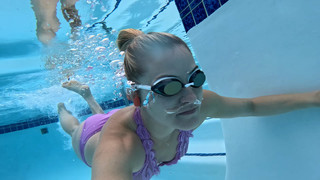 Justine Ezarik feet photo thumbnail