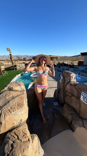 Justine Ezarik feet photo thumbnail