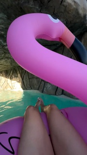 Justine Ezarik feet photo thumbnail