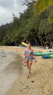 Justine Ezarik feet photo thumbnail