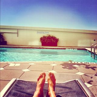 Justine Ezarik feet photo thumbnail