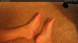 Justine Ezarik feet photo thumbnail