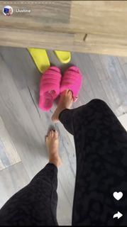 Justine Ezarik feet photo thumbnail