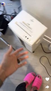 Justine Ezarik feet photo thumbnail