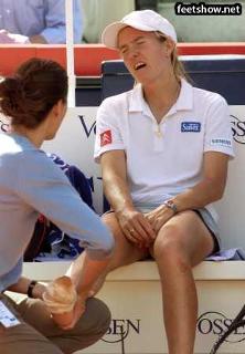 Justine Henin feet photo 12