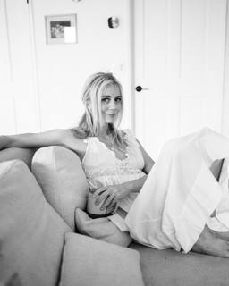 Justine Lupe feet photo thumbnail