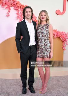 Justine Lupe feet photo thumbnail