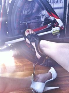 Justine Mattera feet photo thumbnail