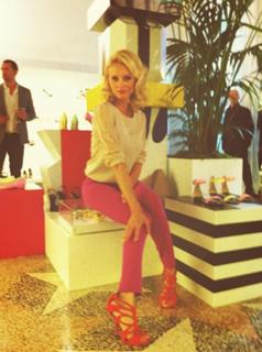 Justine Mattera feet photo thumbnail