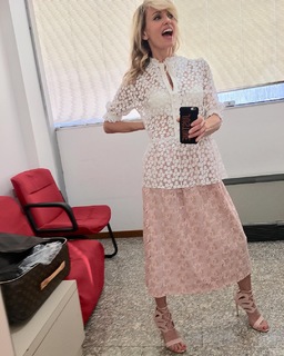 Justine Mattera feet photo thumbnail