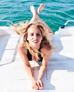 Justine Mattera feet photo thumbnail