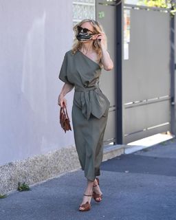 Justine Mattera feet photo thumbnail