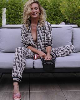Justine Mattera feet photo thumbnail