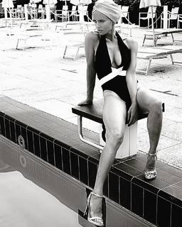 Justine Mattera feet photo thumbnail