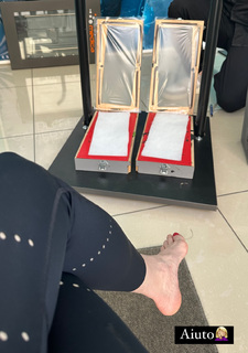 Justine Mattera feet photo thumbnail