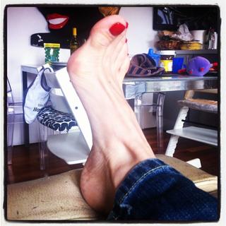 Justine Mattera feet photo thumbnail