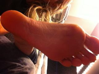 Justine Mattera feet photo thumbnail